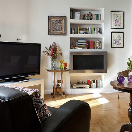 Italianway - Vigano Apartment Milan Bagian luar foto