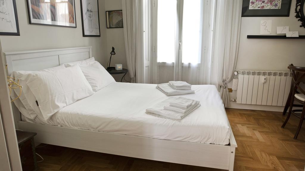 Italianway - Vigano Apartment Milan Bagian luar foto