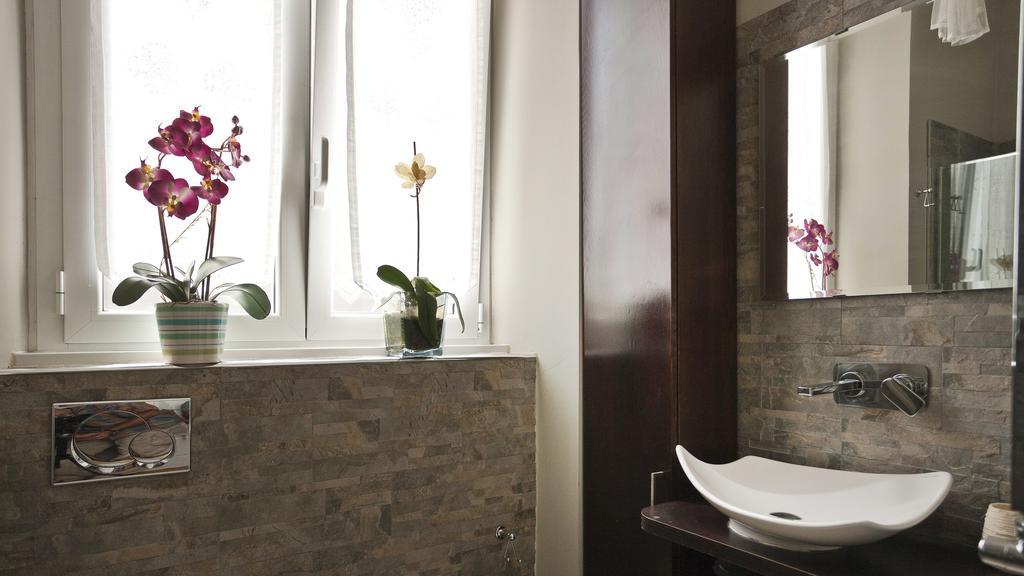 Italianway - Vigano Apartment Milan Bagian luar foto